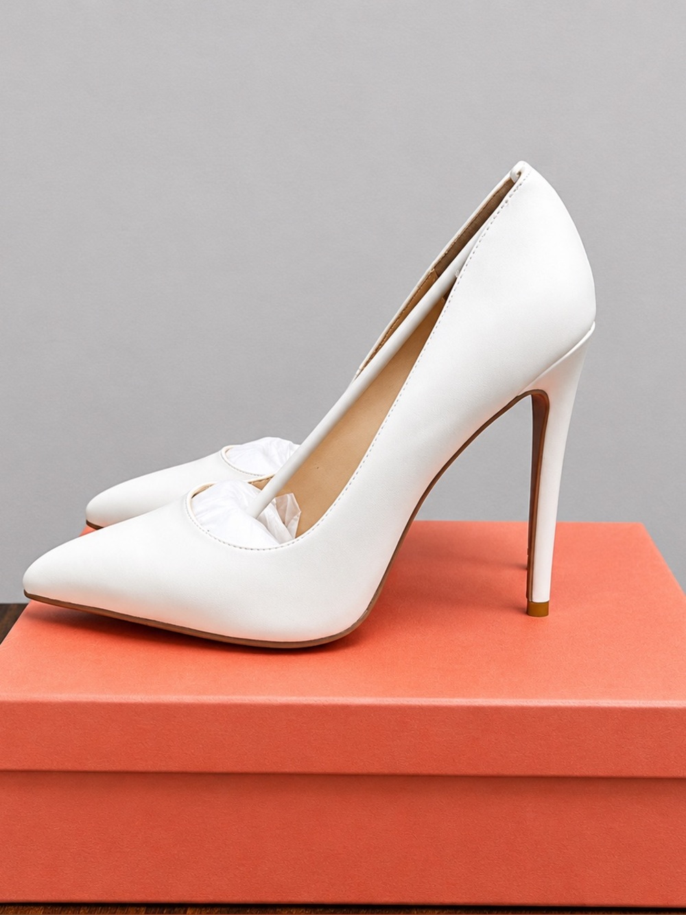 NWT Classic White Stilettos - Picture 5 of 8